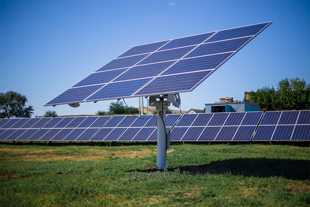 Two-axis solar tracker
